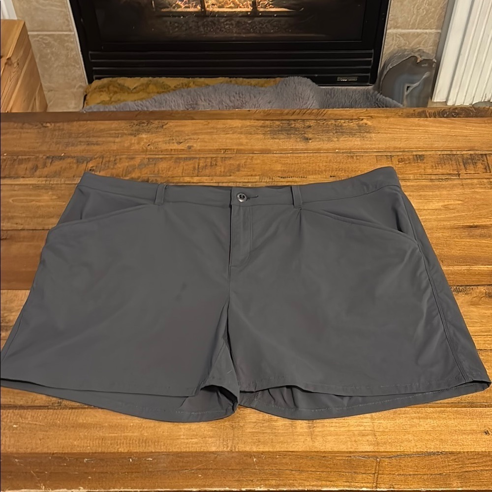 Men's Gray Shorts